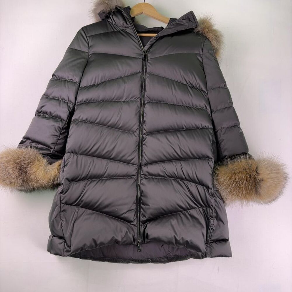 Luxe MONCLER Women's Puffer Coat with Fur Trim Hood Sooo Soft